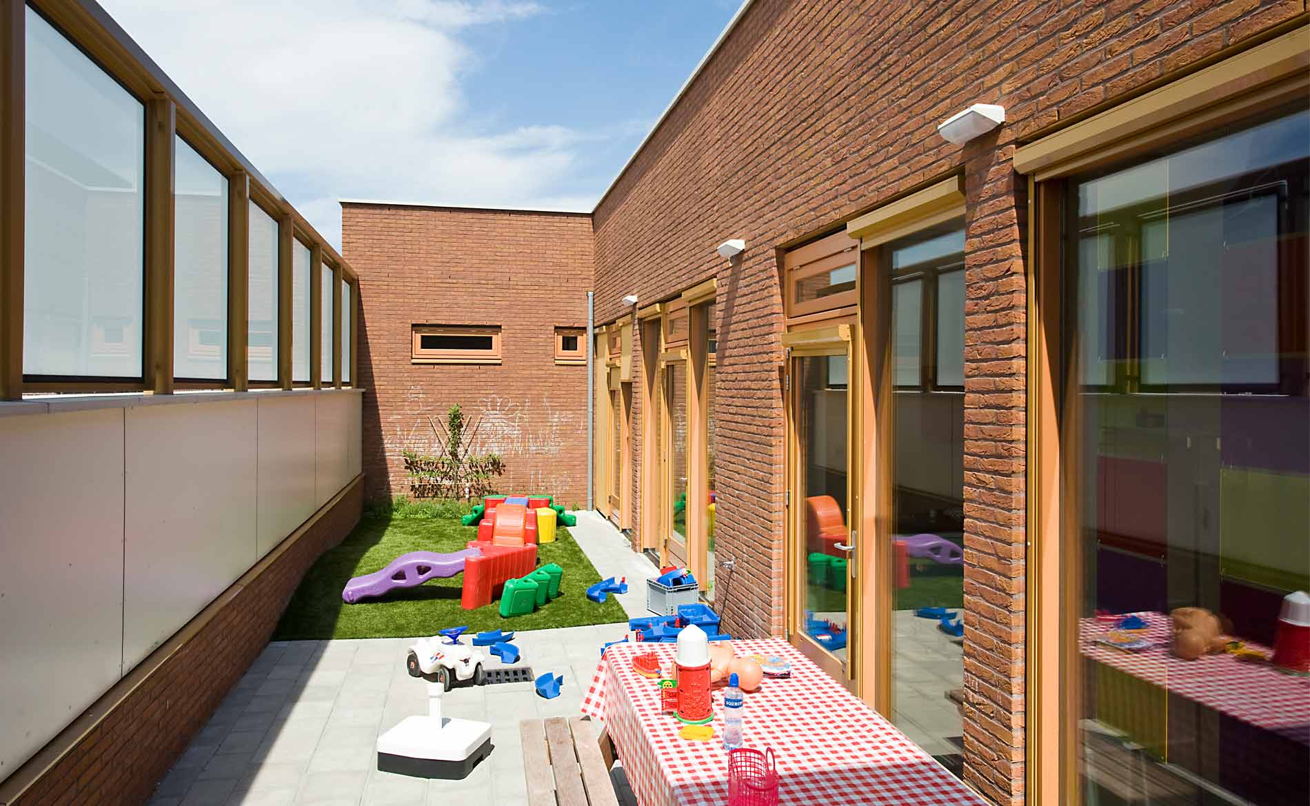 architect kinderopvang en appartementen kinderdagverblijf Eigen Wijs Limmen BBHD architecten