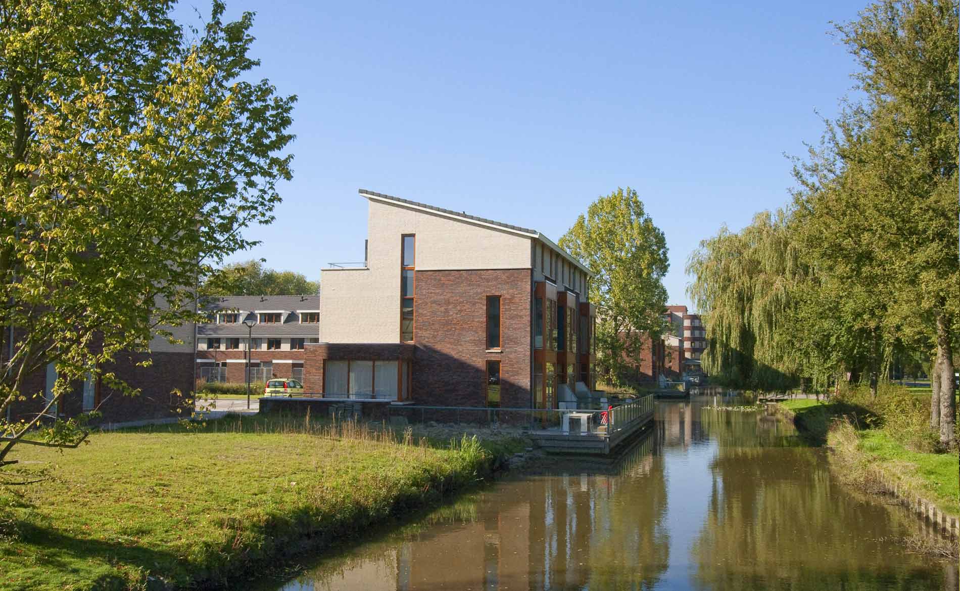 Stadsvernieuwing Heemskerk Waterrijck rijwoningen waterwoningen park BBHD architecten